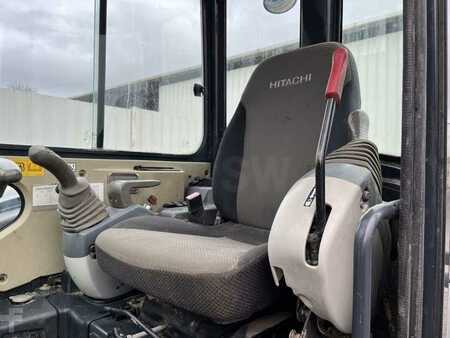 Mini-koparki 2012 Hitachi ZX60USB-3 CLR (39)