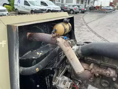 Outro 2001 Ingersoll rand R1090 (26)