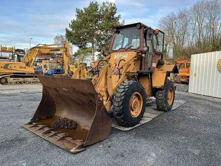 Kerekes rakodó 1983 Case W14 (2)