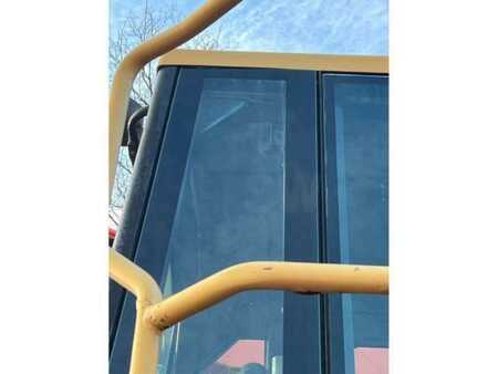 Miscelaneo 2003 Caterpillar 826GII (7)