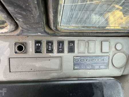 Bæltegraver 2000 Komatsu PC180LC-6K (46)