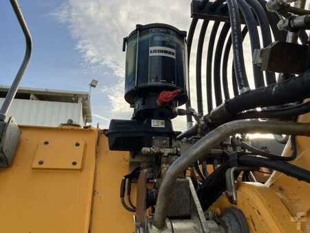 Lánctalpas kotrógép 2007 Liebherr R914B HDSL (29)