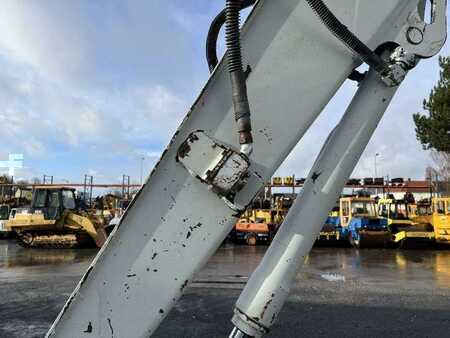 Lánctalpas kotrógép 2007 Takeuchi TB180FR (13)