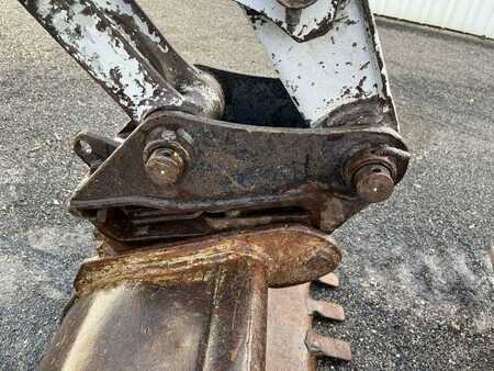 Lánctalpas kotrógép 2007 Takeuchi TB180FR (15)