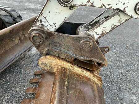 Lánctalpas kotrógép 2007 Takeuchi TB180FR (17)