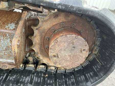 Lánctalpas kotrógép 2007 Takeuchi TB180FR (25)