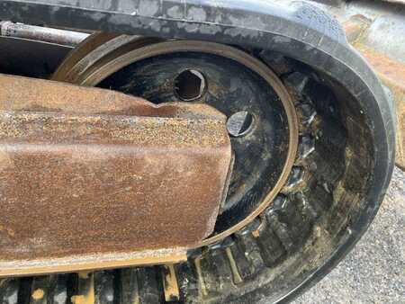 Lánctalpas kotrógép 2007 Takeuchi TB180FR (30)