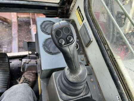 Lánctalpas kotrógép 2007 Takeuchi TB180FR (48)