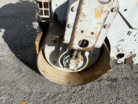 Tandemwalsen 2007 Caterpillar CB225E (12)