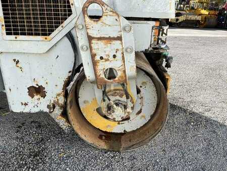 Tandemwalsen 2007 Caterpillar CB225E (15)