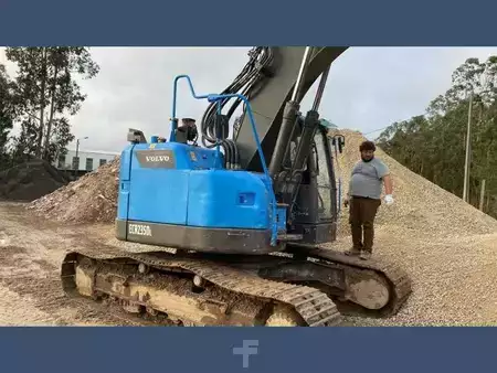 Beltegraver 2013 Volvo ECR235DL (4)