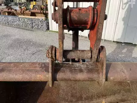 Escavatori cingolati 1985 Poclain 75CKB (10)