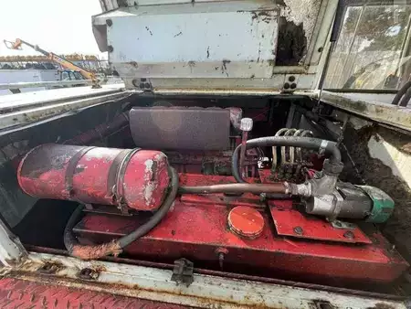 Escavatori cingolati 1985 Poclain 75CKB (26)