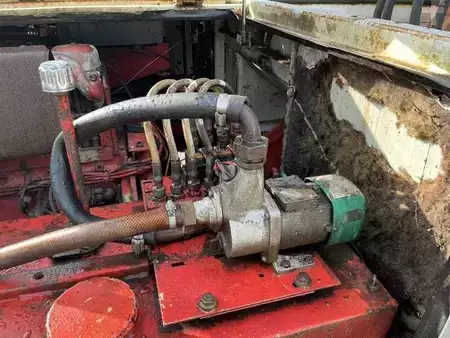 Escavatori cingolati 1985 Poclain 75CKB (27)