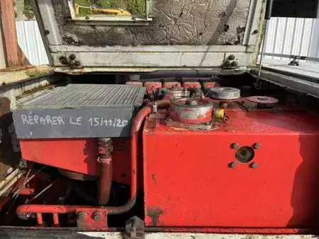 Escavatori cingolati 1985 Poclain 75CKB (35)