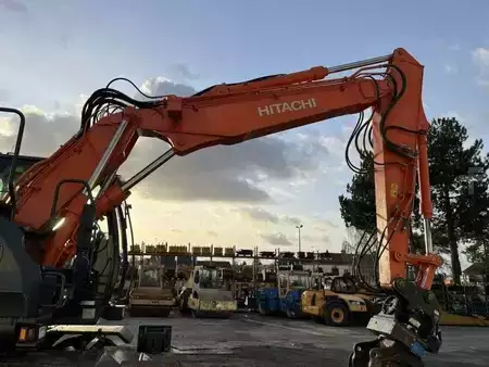 Koparki kołowe 2017 Hitachi ZX145W-6 (17)