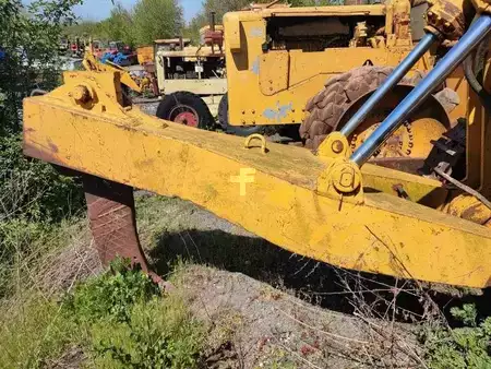 Planierraupe 1975 Caterpillar D8K + Porte Engins (17)