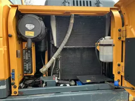 Pelles sur chenilles 2010 Hyundai ROBEX140LC-9 (27)