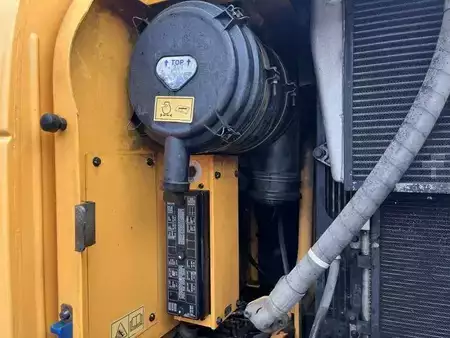 Pelles sur chenilles 2010 Hyundai ROBEX140LC-9 (28)