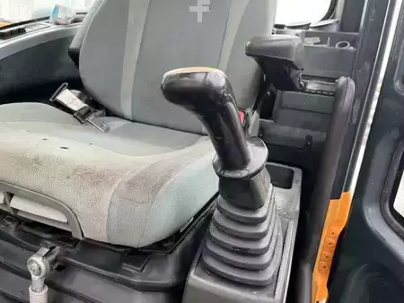 Pelles sur chenilles 2010 Hyundai ROBEX140LC-9 (33)