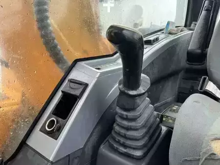 Pelles sur chenilles 2010 Hyundai ROBEX140LC-9 (34)