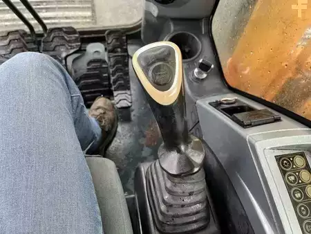 Pelles sur chenilles 2010 Hyundai ROBEX140LC-9 (35)