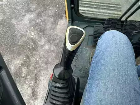 Pelles sur chenilles 2010 Hyundai ROBEX140LC-9 (36)