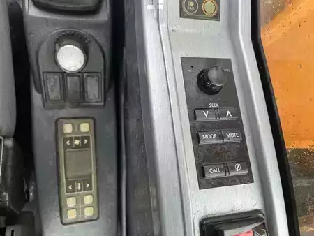 Pelles sur chenilles 2010 Hyundai ROBEX140LC-9 (39)