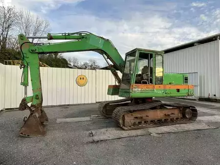 Escavatori cingolati 1985 Poclain 90 (1)