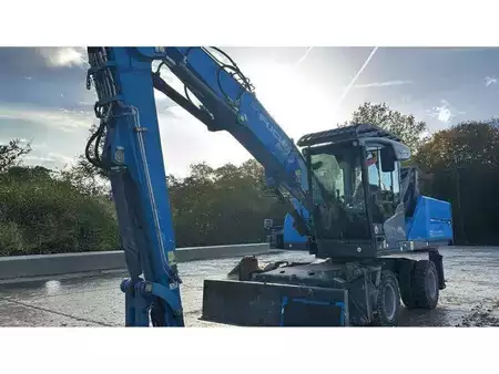 Pelle de manutention 2017 Fuchs MHL320F (1)