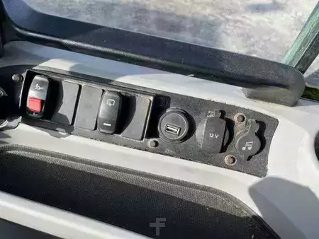 Chargeuse sur pneus 2015 Caterpillar 938M (45)