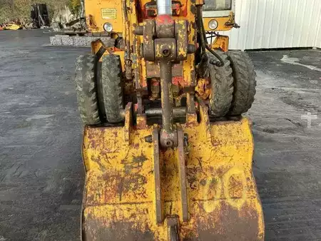 Mobilbagger 1982 Poclain P60 (11)