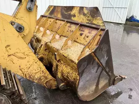 Chargeuse sur chenilles 1982 Caterpillar 953 (14)