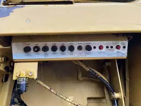 Chargeuse sur chenilles 1982 Caterpillar 953 (30)