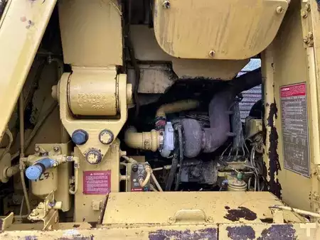 Chargeuse sur chenilles 1982 Caterpillar 953 (37)