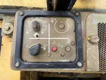 Chargeuse sur chenilles 1982 Caterpillar 953 (49)