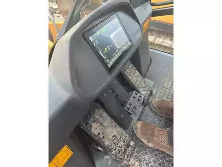 Cargadoras sobre orugas 2023 Liebherr LR636 (10)