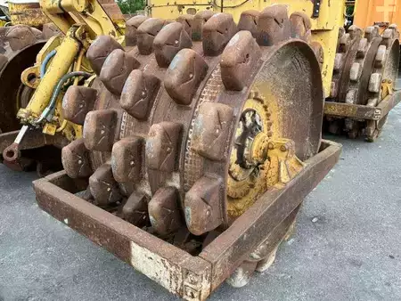 Sonstige 1978 Caterpillar 825 + porte engins (21)