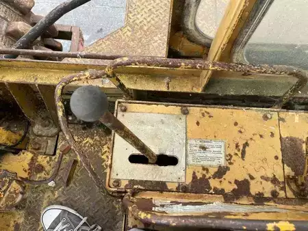 Sonstige 1978 Caterpillar 825 + porte engins (41)