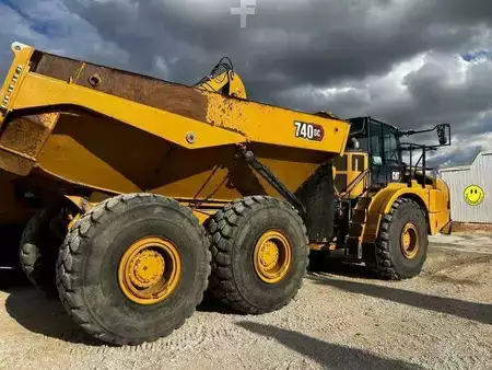 Articulated Dump Trucks 2021 Caterpillar 740GC (2)