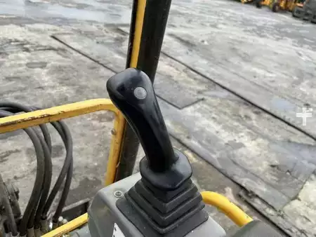 Mini pelle 2000 Volvo EB12 (40)