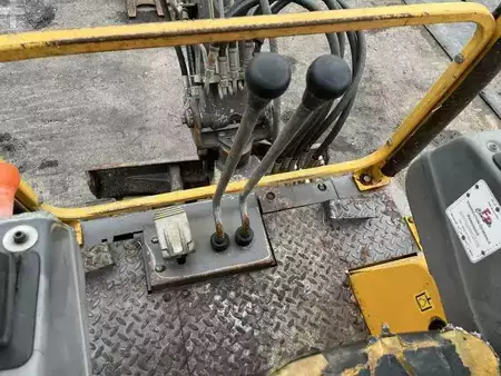 Mini pelle 2000 Volvo EB12 (44)