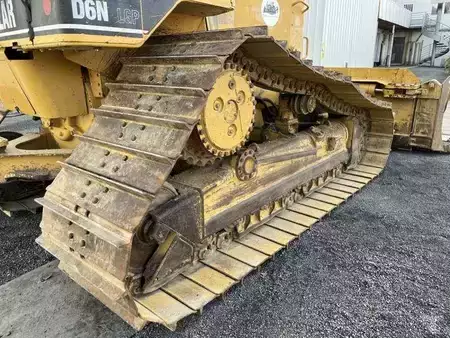Buldożery 2004 Caterpillar D6N LGP (19)