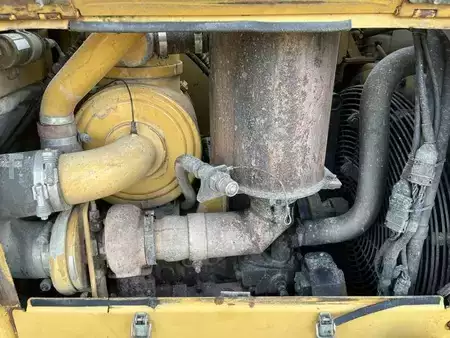 Buldożery 2004 Caterpillar D6N LGP (30)