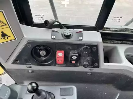 Pyöräkuormaajat 2013 Caterpillar 950K (32)