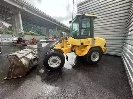 Autres 1999 Volvo L30Z (10)