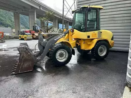 Autres 1999 Volvo L30Z (5)