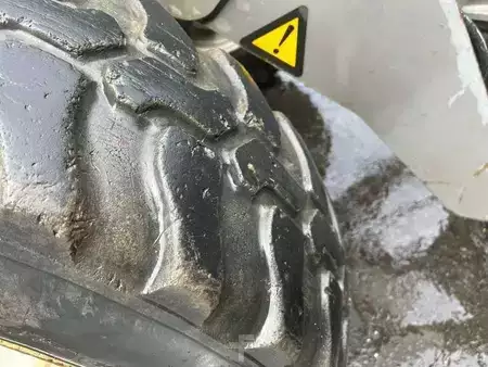 Autres 1999 Volvo L30Z (50)