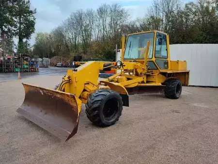 Grader 1984 Mbu G6 (2)