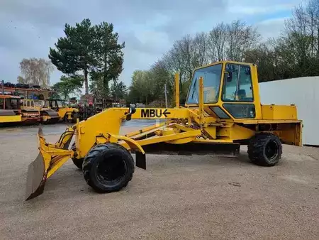 Grader 1984 Mbu G6 (3)